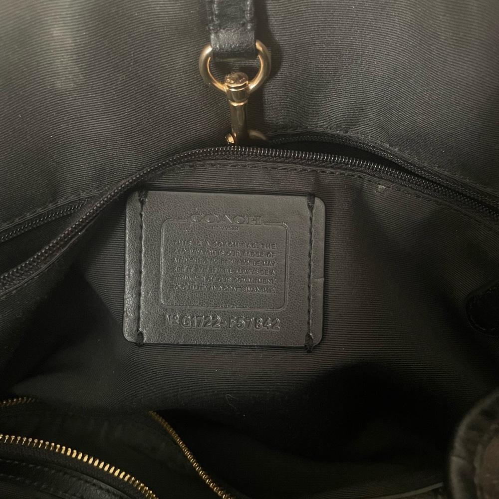 Coach Drawstring Carryall In Signature Canvas - Picture 4 of 7